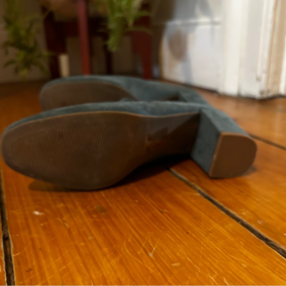 Joe Fresh Dark Green Suede Block Heel Mules - Picture 4 of 4